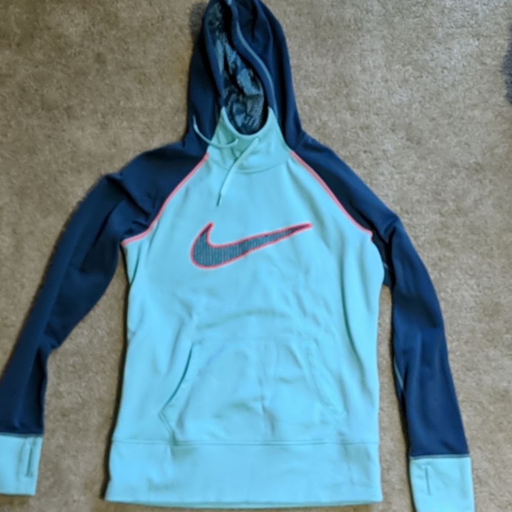 Nike therma fit hoodie/sweatshirt